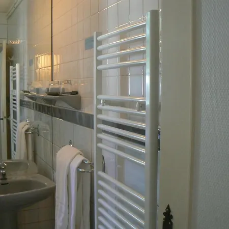 Hostellerie Des Cedres فندق Villeneuve-de-Rivière