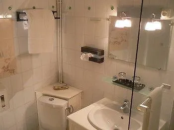 فندق Hostellerie Des Cedres 3*