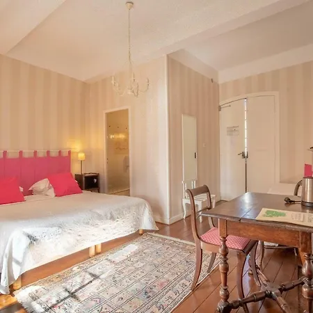 Hostellerie Des Cedres 3* Villeneuve-de-Rivière