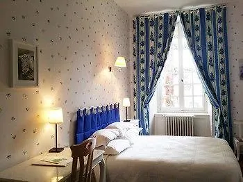 ホテル Hostellerie Des Cedres Villeneuve-de-Rivière