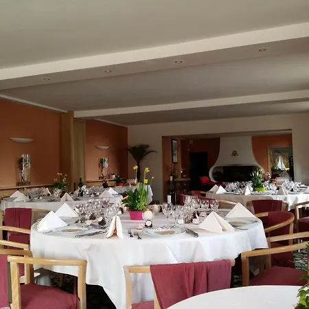 ホテル Hostellerie Des Cedres Villeneuve-de-Rivière