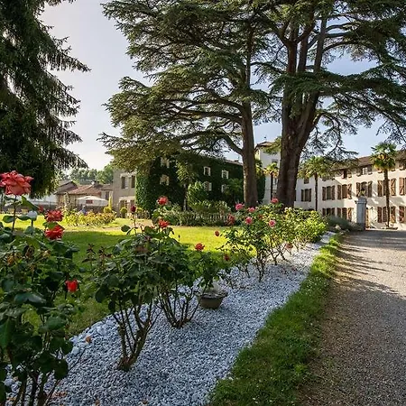 Hostellerie Des Cedres 3* Villeneuve-de-Rivière