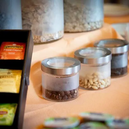 Hostellerie Des Cedres ホテル Villeneuve-de-Rivière