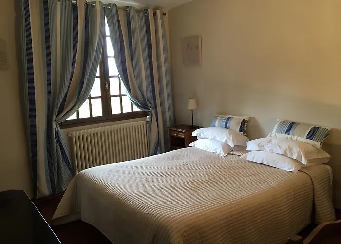 Hostellerie Des Cedres 3* Villeneuve-de-Rivière