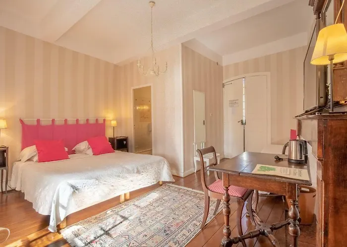 Hostellerie Des Cedres 3* Villeneuve-de-Rivière