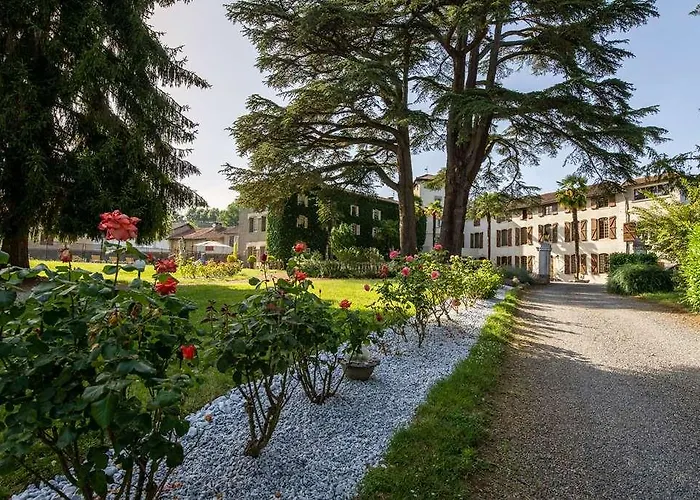 Hostellerie Des Cedres 3* Villeneuve-de-Rivière